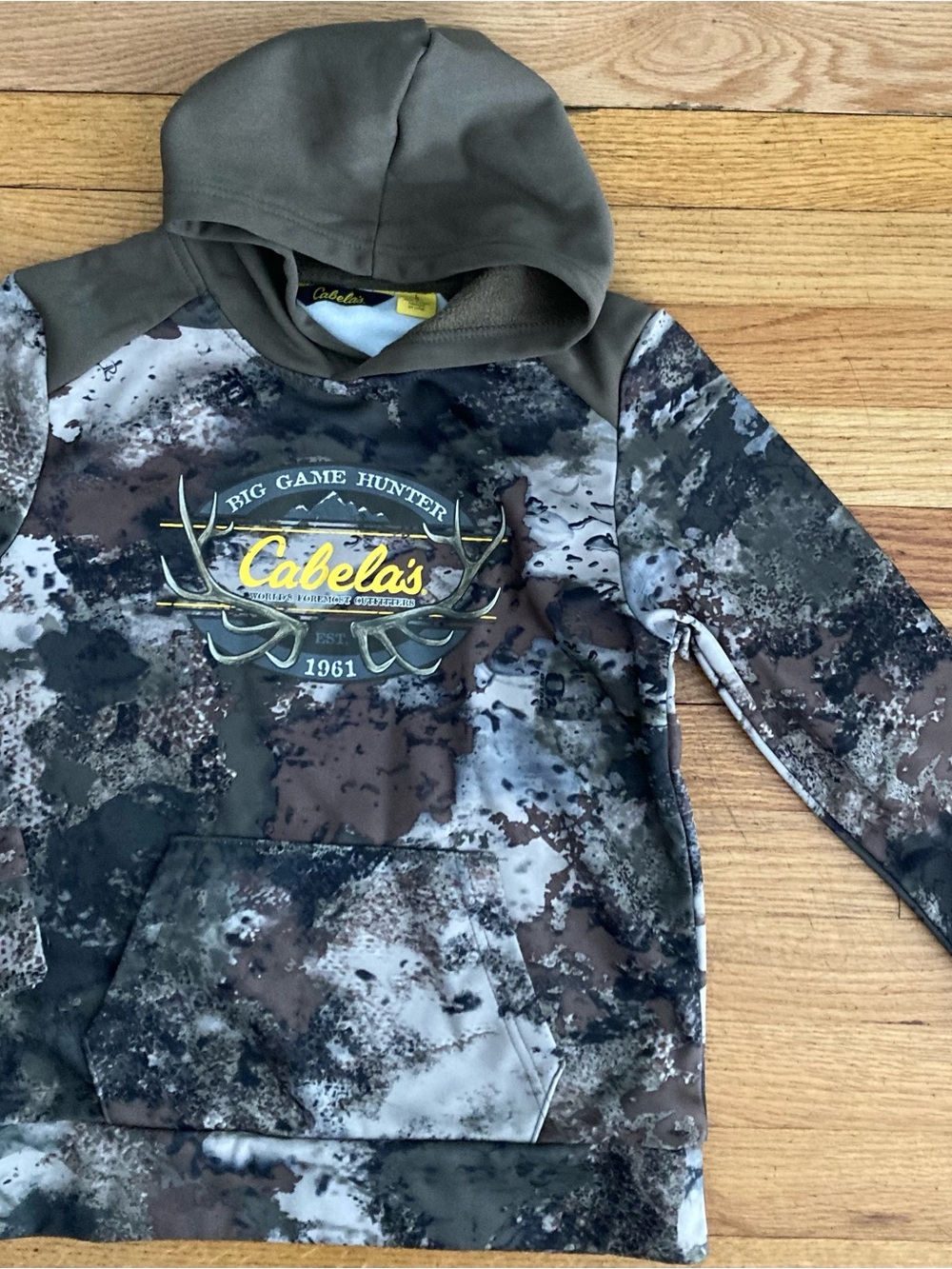 Cabela's Kids Camo Pullover Hoodie in Olive and Brown size L (14/16)